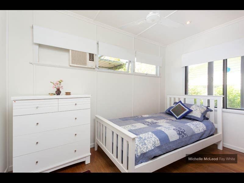 39 Henry Street, Chapel Hill QLD 4069