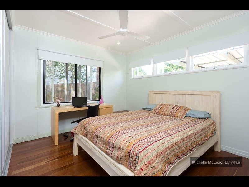 39 Henry Street, Chapel Hill QLD 4069