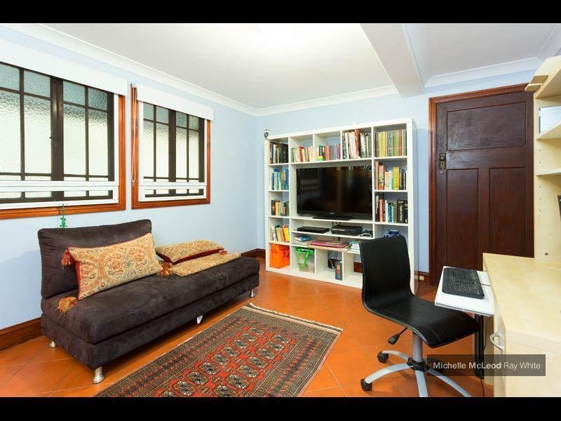 39 Henry Street, Chapel Hill QLD 4069