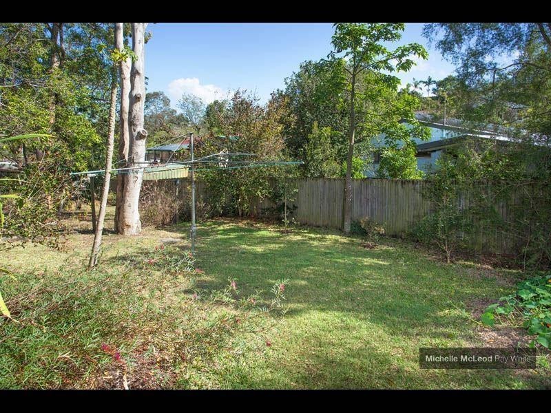 39 Henry Street, Chapel Hill QLD 4069