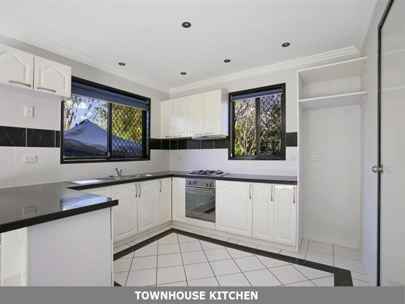 850 Oxley Road, Corinda QLD 4075