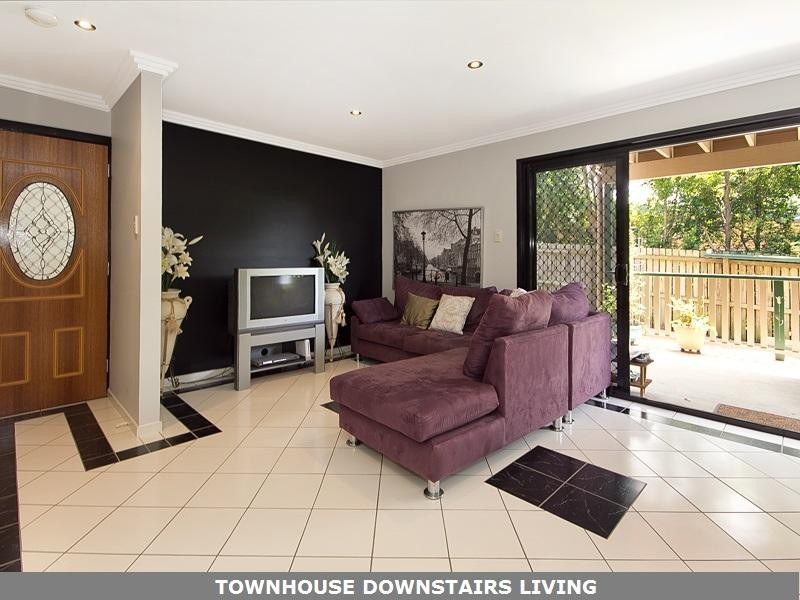 850 Oxley Road, Corinda QLD 4075