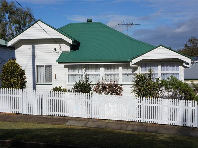 1 Warrawee Street, Toowong QLD 4066