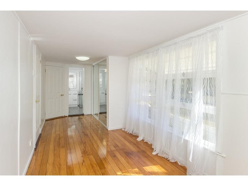 1 Warrawee Street, Toowong QLD 4066