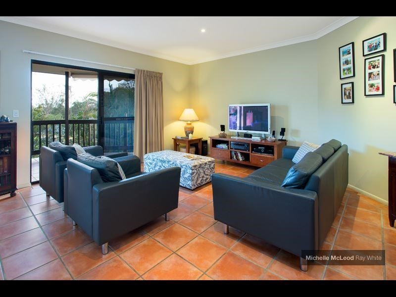 14 Regency Place, Kenmore Hills QLD 4069