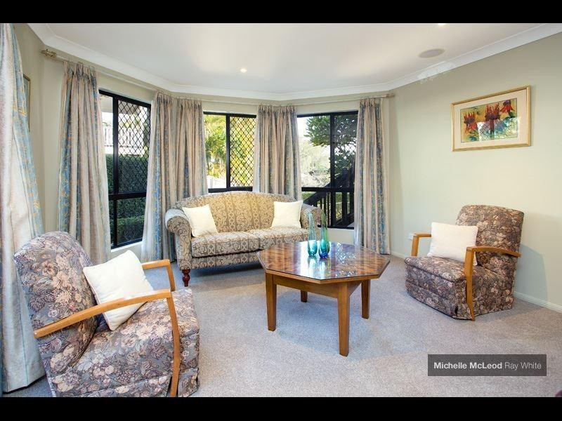 14 Regency Place, Kenmore Hills QLD 4069