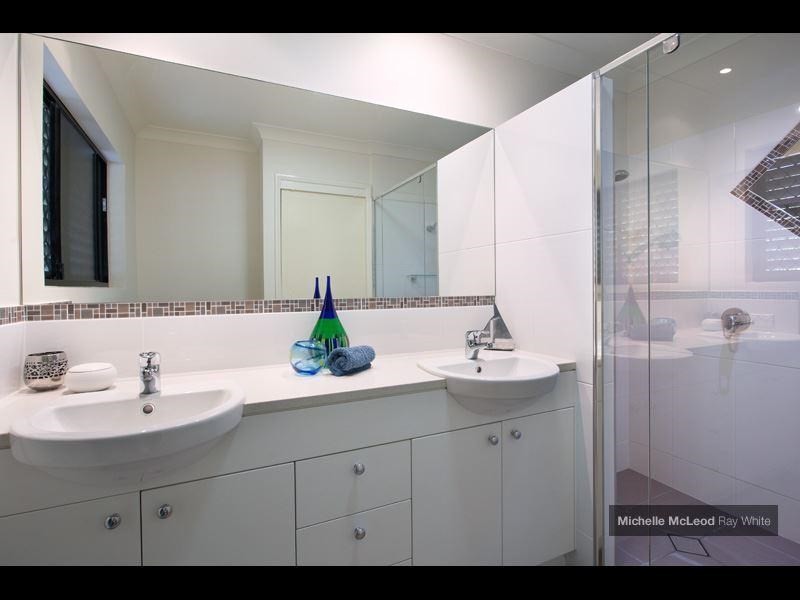 14 Regency Place, Kenmore Hills QLD 4069