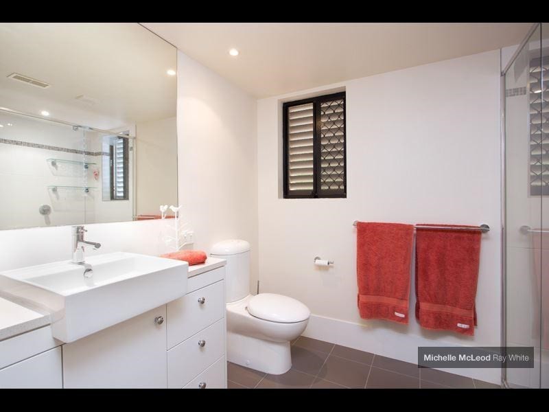 14 Regency Place, Kenmore Hills QLD 4069