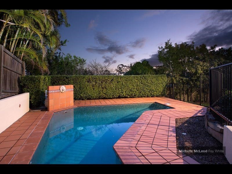 14 Regency Place, Kenmore Hills QLD 4069