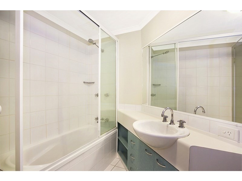 8/14 McIlwraith Street, Auchenflower QLD 4066