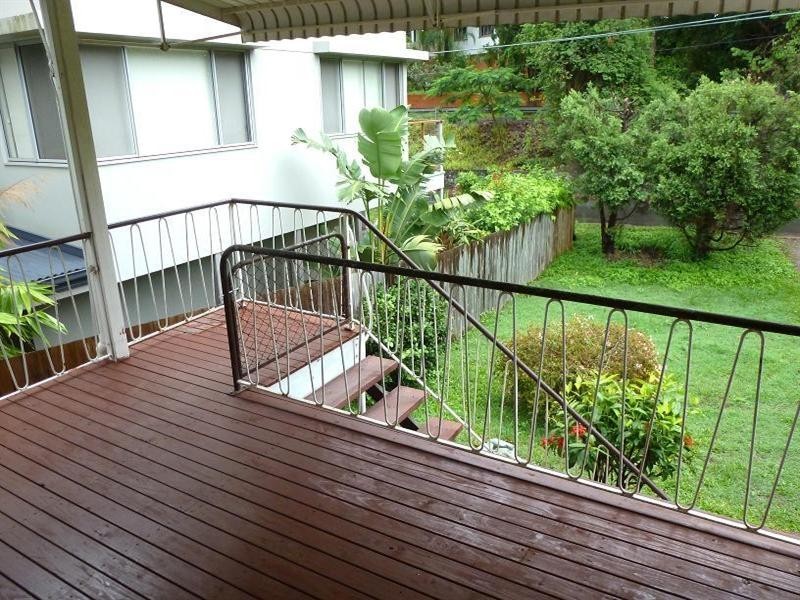 11 Kenton Street, Chapel Hill QLD 4069