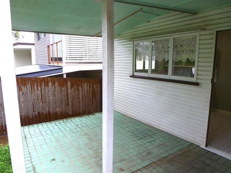 11 Kenton Street, Chapel Hill QLD 4069