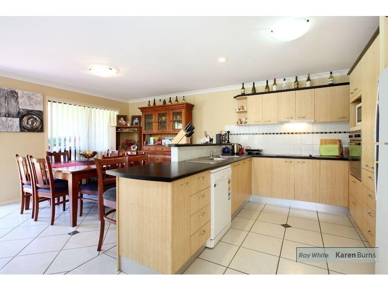 1/9 Pamela Place, Kenmore Hills QLD 4069