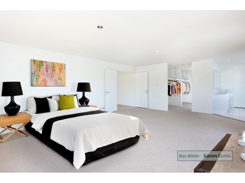 76 Kintyre Street, Brookfield QLD 4069