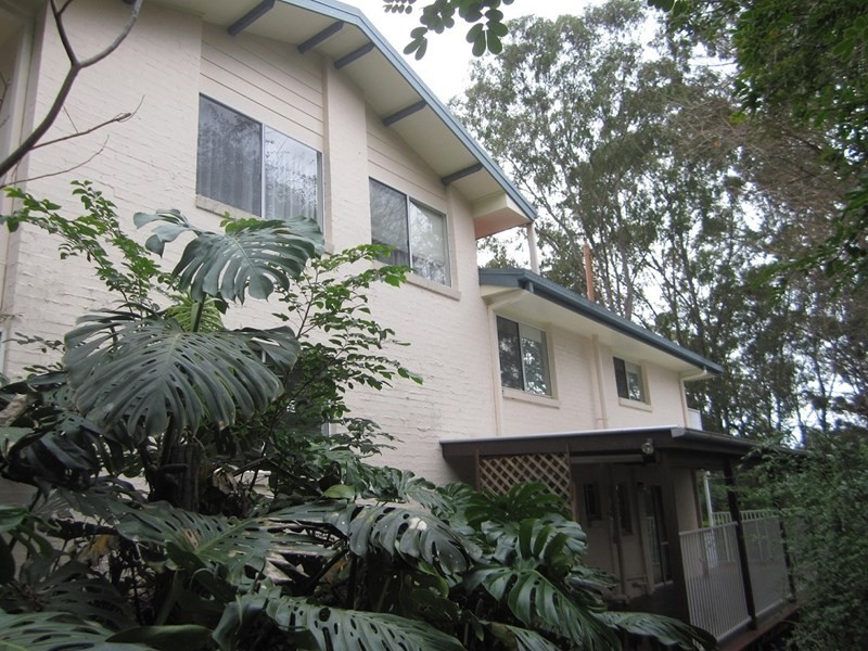 4 Dyer Street, Chapel Hill QLD 4069