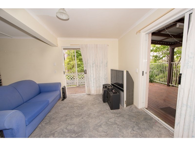 4 Dyer Street, Chapel Hill QLD 4069
