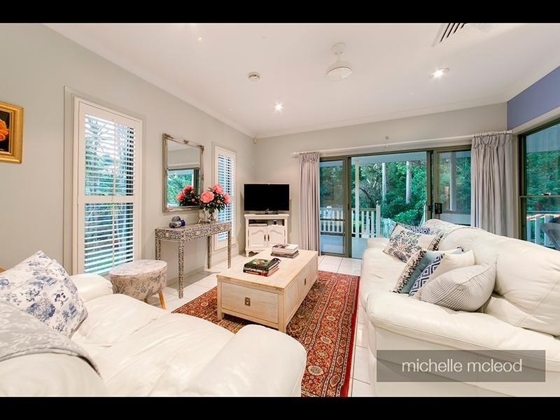 78 Hakea Crescent, Chapel Hill QLD 4069