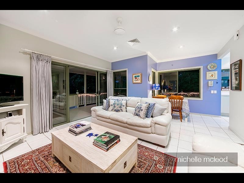 78 Hakea Crescent, Chapel Hill QLD 4069
