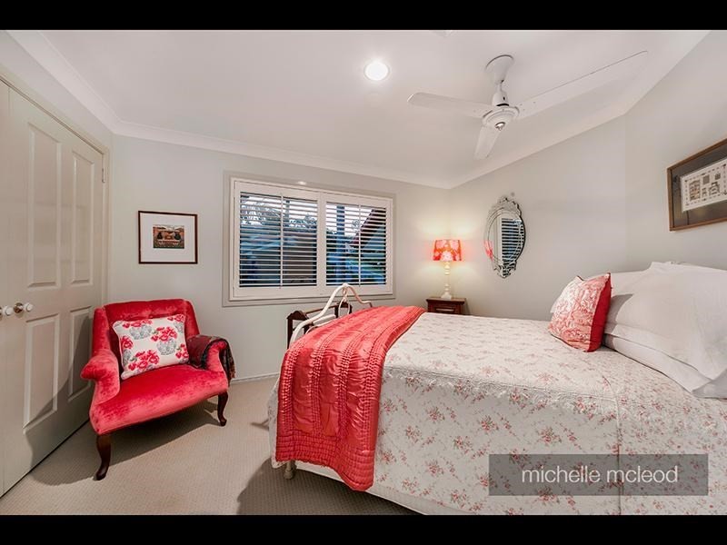 78 Hakea Crescent, Chapel Hill QLD 4069