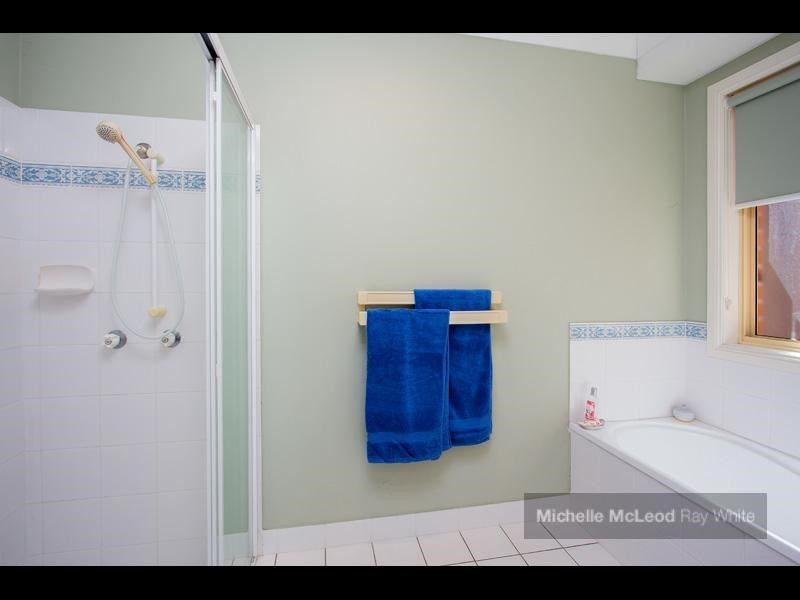 4 Jessamine Court, Kenmore QLD 4069