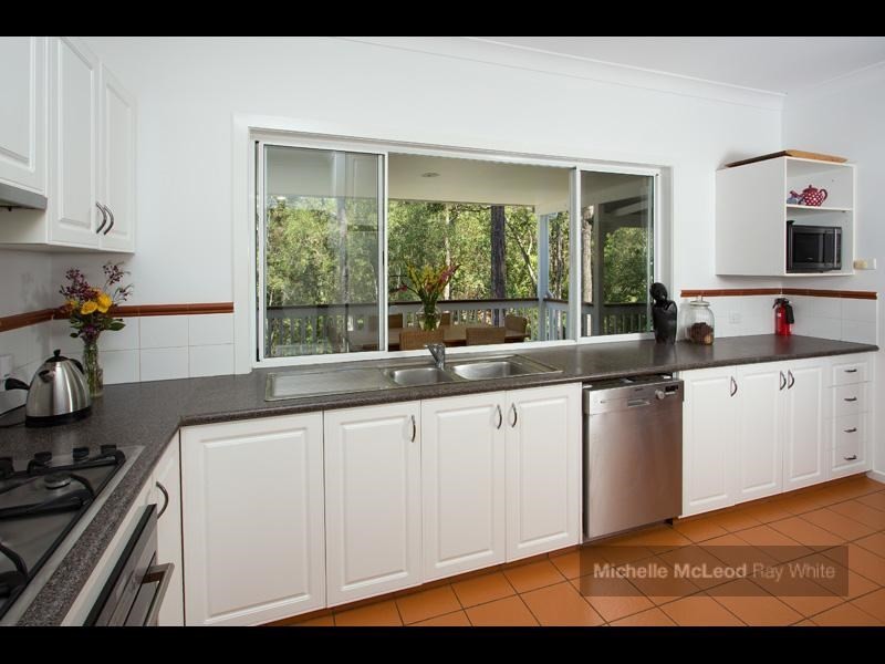 71 Maculata Drive, Chapel Hill QLD 4069