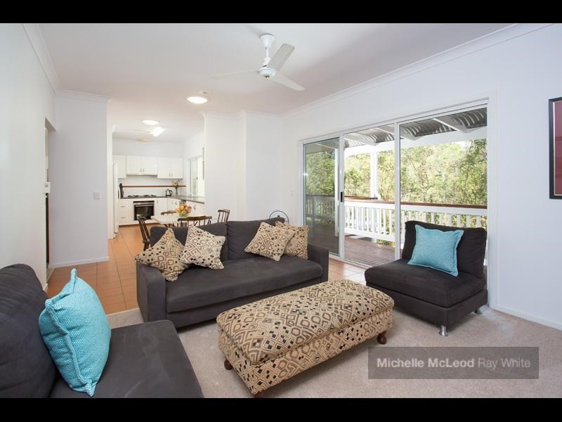 71 Maculata Drive, Chapel Hill QLD 4069