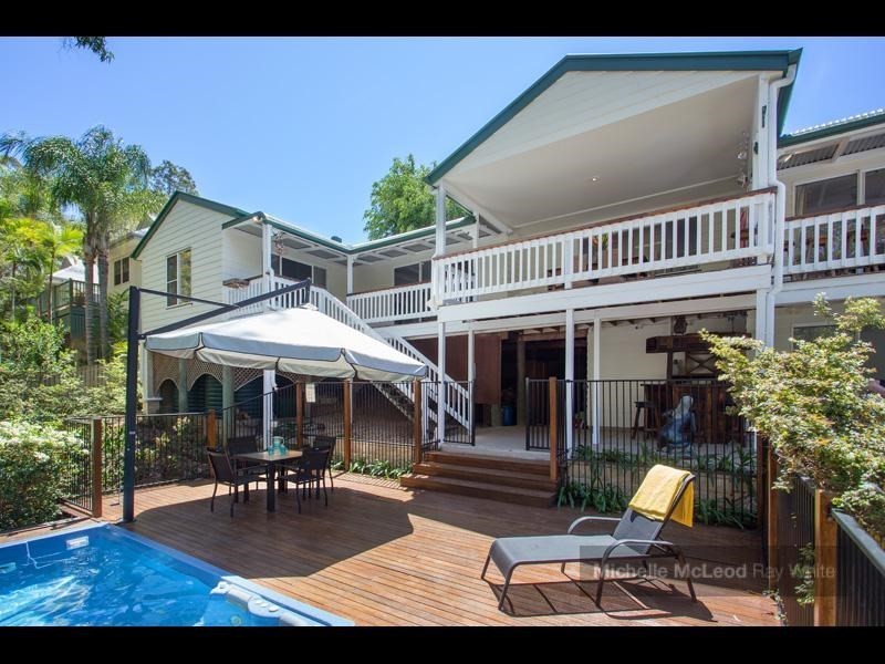 71 Maculata Drive, Chapel Hill QLD 4069