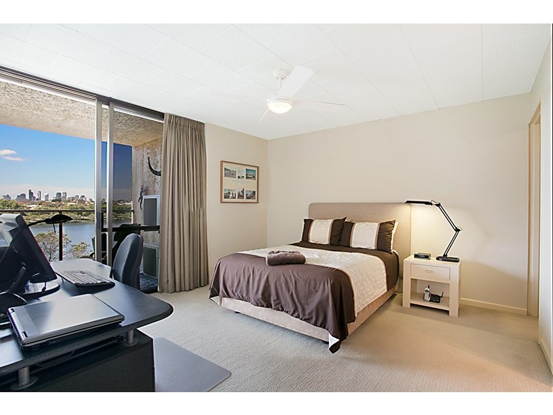 15/72 Sandford Street, St Lucia QLD 4067