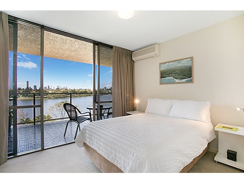 15/72 Sandford Street, St Lucia QLD 4067