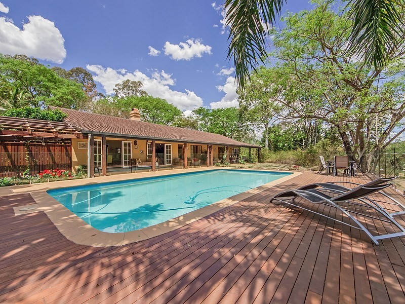 196 Greentrees Avenue, Kenmore Hills QLD 4069