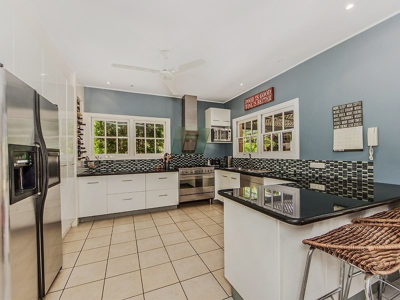 196 Greentrees Avenue, Kenmore Hills QLD 4069