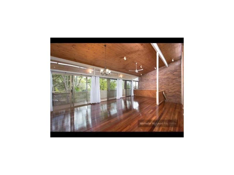 5 Marmindie Street, Chapel Hill QLD 4069