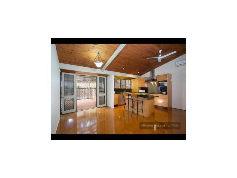 5 Marmindie Street, Chapel Hill QLD 4069