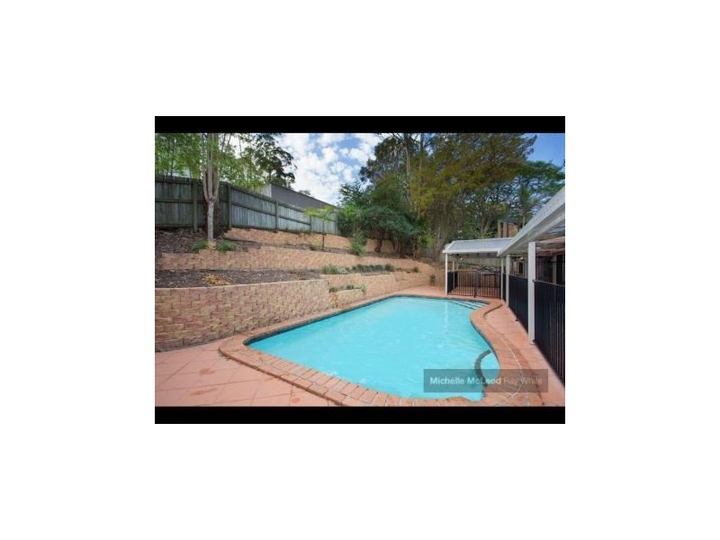 5 Marmindie Street, Chapel Hill QLD 4069