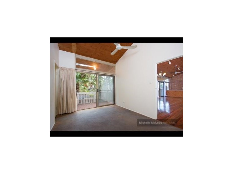 5 Marmindie Street, Chapel Hill QLD 4069