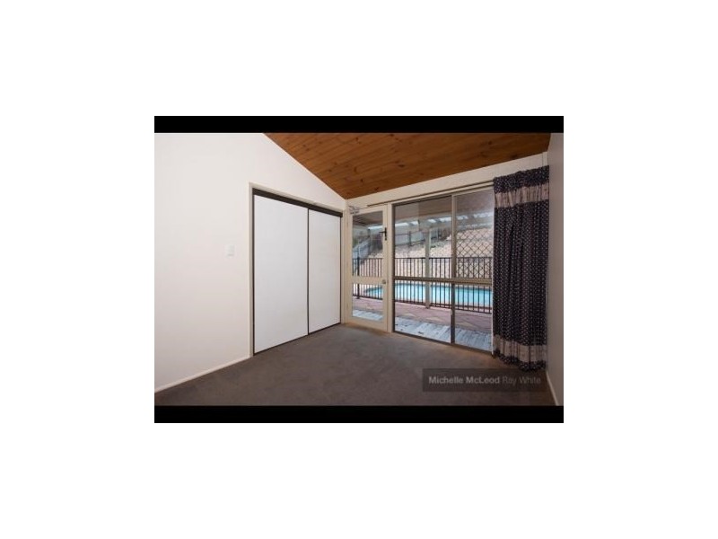 5 Marmindie Street, Chapel Hill QLD 4069