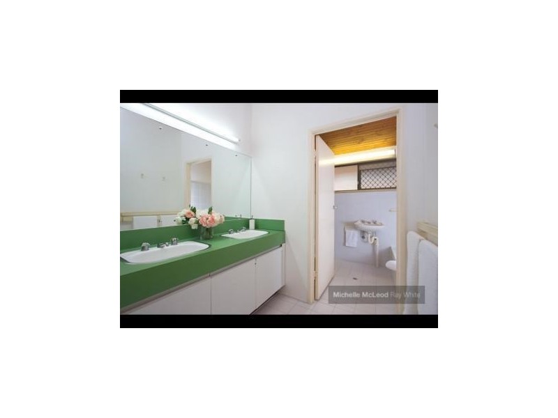 5 Marmindie Street, Chapel Hill QLD 4069