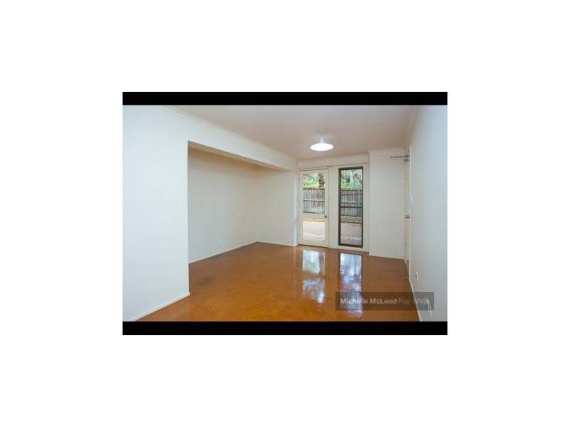 5 Marmindie Street, Chapel Hill QLD 4069