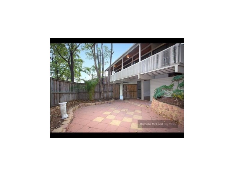 5 Marmindie Street, Chapel Hill QLD 4069