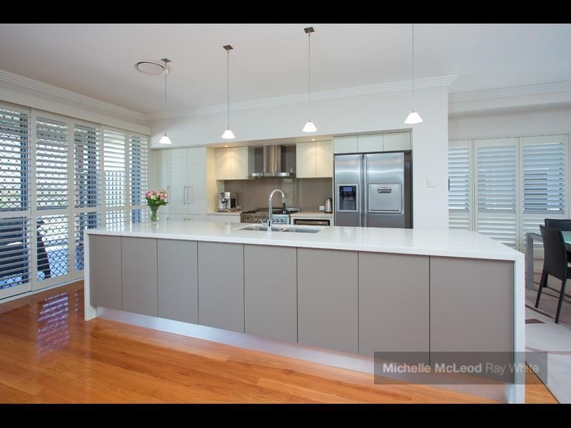 7 Tristania Road, Chapel Hill QLD 4069