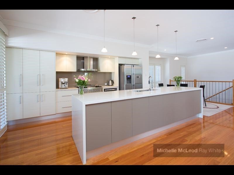 7 Tristania Road, Chapel Hill QLD 4069