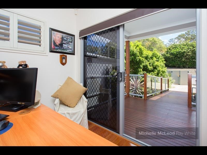 7 Tristania Road, Chapel Hill QLD 4069
