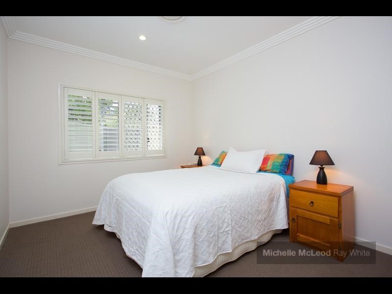 7 Tristania Road, Chapel Hill QLD 4069