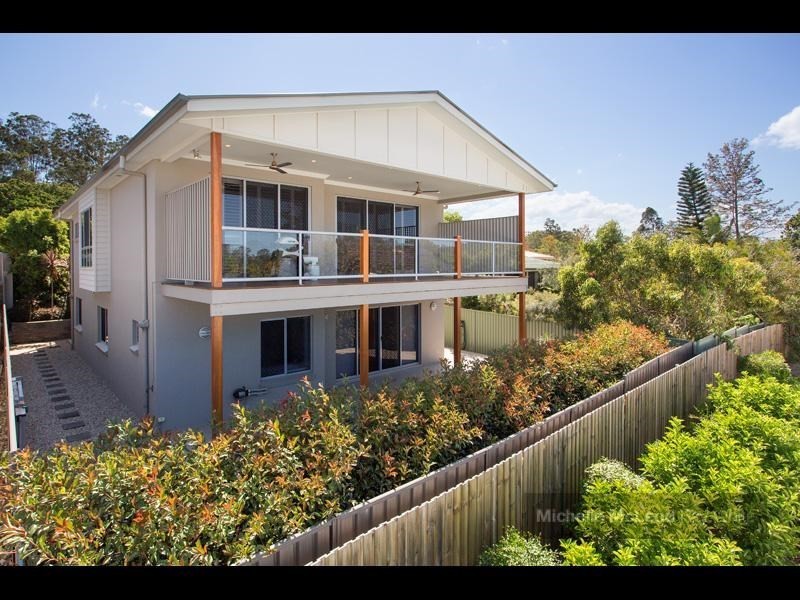 7 Tristania Road, Chapel Hill QLD 4069