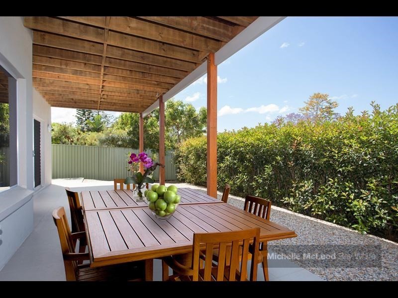 7 Tristania Road, Chapel Hill QLD 4069