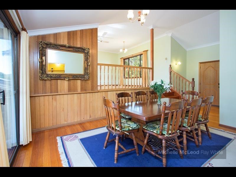 15 Welcome Street, Chapel Hill QLD 4069