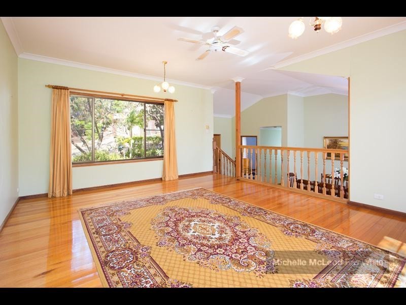 15 Welcome Street, Chapel Hill QLD 4069