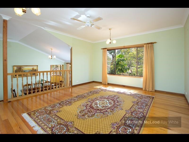 15 Welcome Street, Chapel Hill QLD 4069