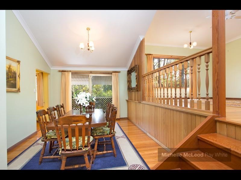 15 Welcome Street, Chapel Hill QLD 4069