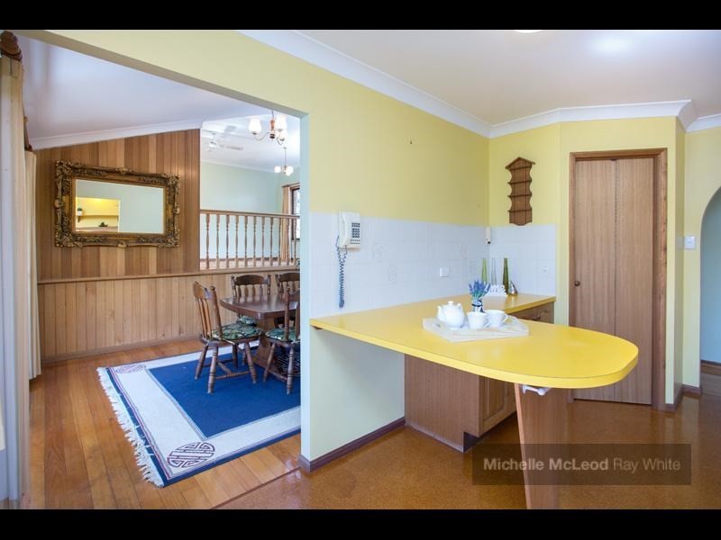 15 Welcome Street, Chapel Hill QLD 4069